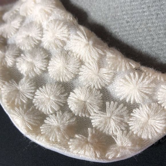 Mauve Brand Adorable High Neck w/ Lace Collar Black sz Med. hook and eye closure - Picture 3 of 13